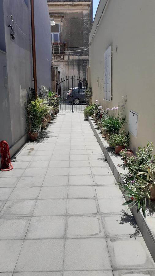 Il Cortile Della Patrona Apartment Syracuse ภายนอก รูปภาพ